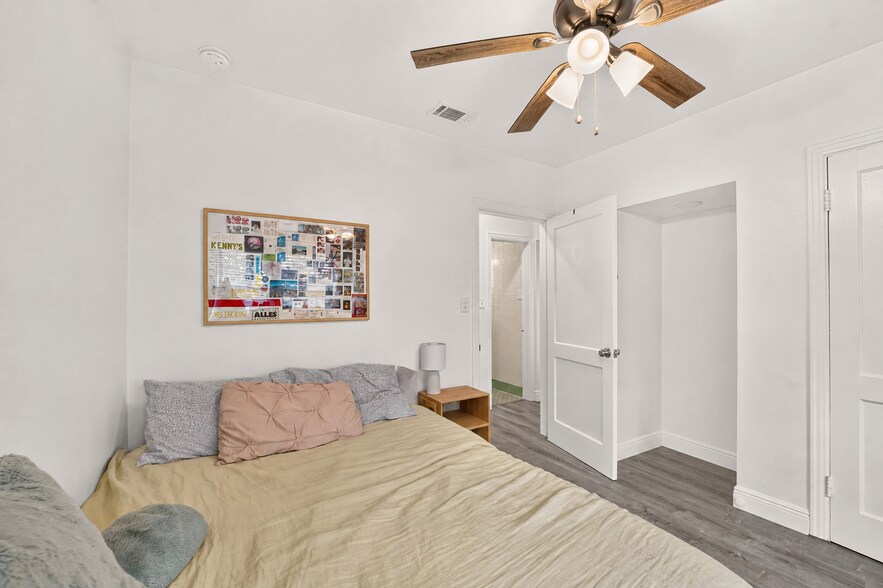 More Photos Of 922 SW 7th Ave, Gainesville Apartments For Sale