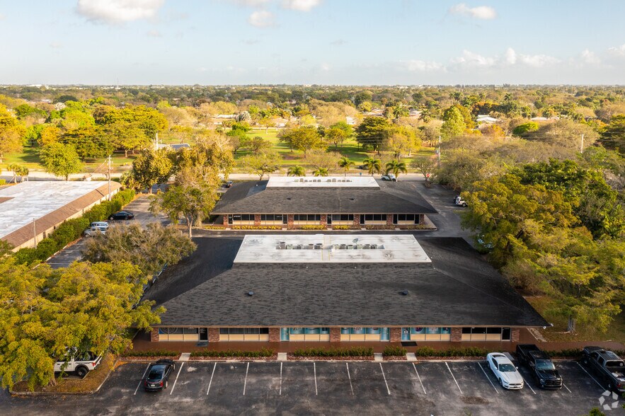 More Photos Of 7330-7350 NW 5th St, Plantation Medical For Sale