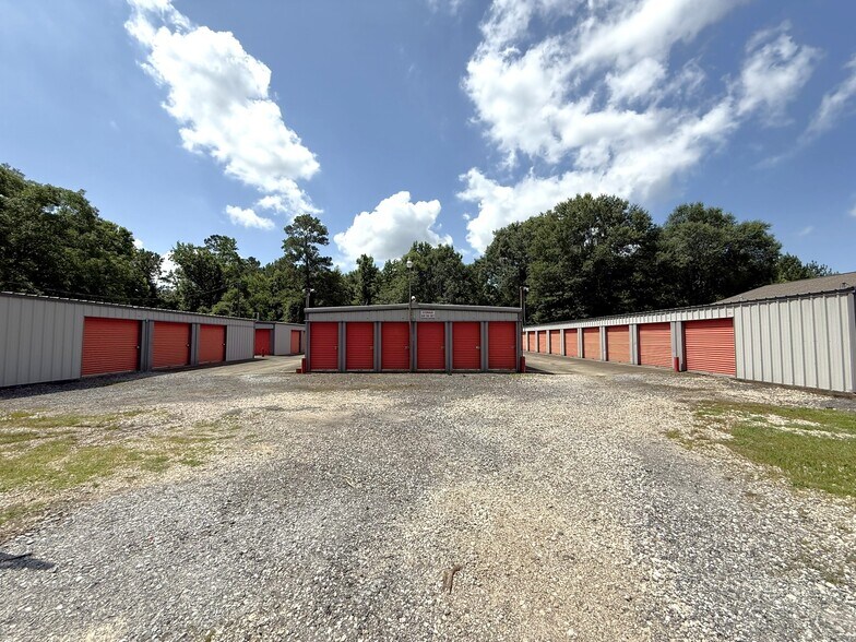 More Photos Of 4497 Main St, Vidor Self Storage For Sale