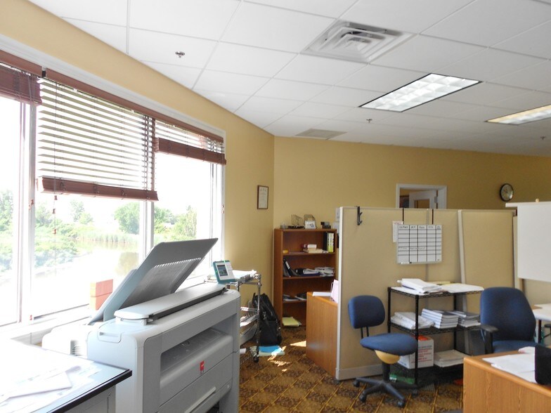More Photos Of 300 Penhorn Ave, Secaucus Office For Lease