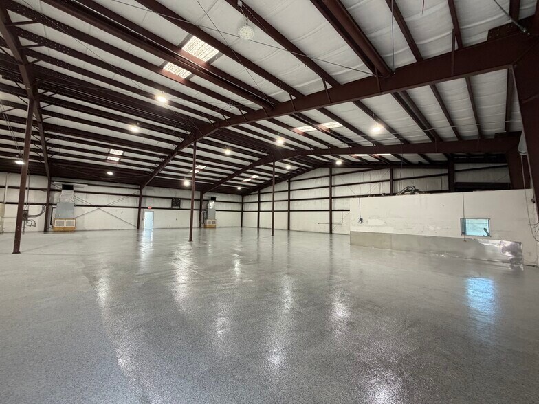 More Photos Of 8575 Somerset Dr, Largo Light Manufacturing For Lease