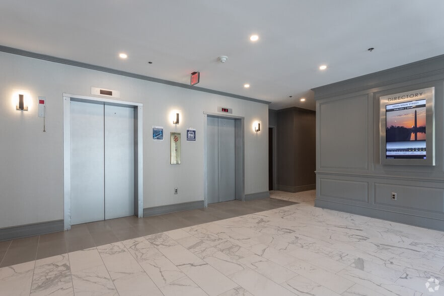 More Photos Of 10555 Main St, Fairfax Office For Lease