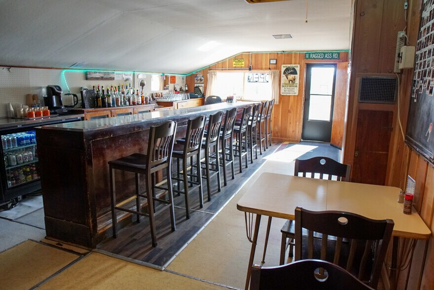 More Photos Of 20 Forest Rd S, Martinsdale Hotel For Sale