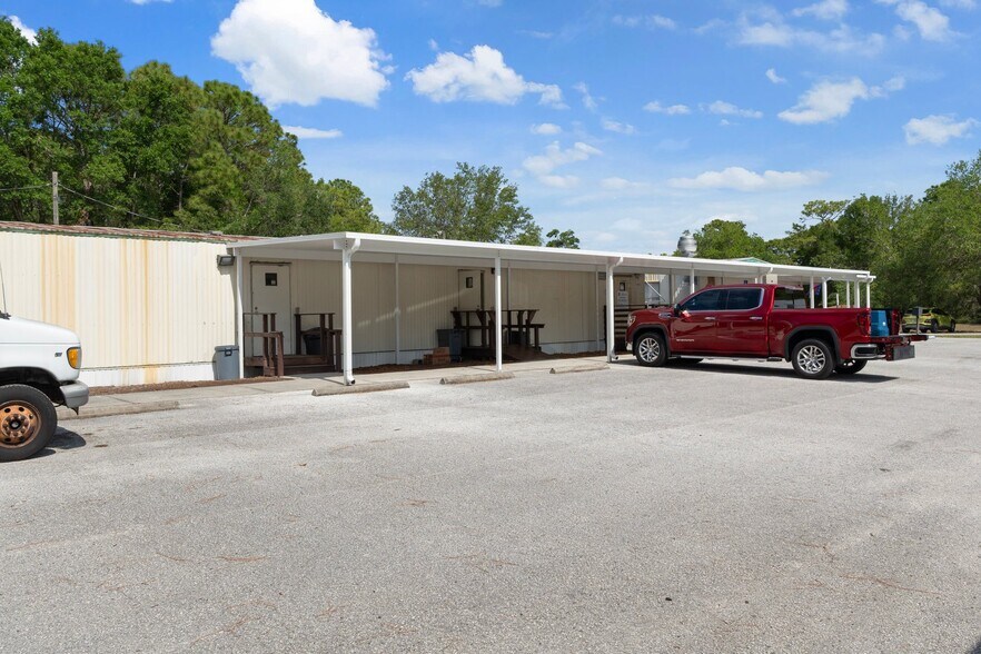 More Photos Of 15464 Cortez Blvd, Brooksville Unknown For Lease