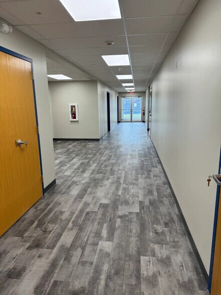 More Photos Of 4627 Dixie Hwy, Louisville Office For Sale