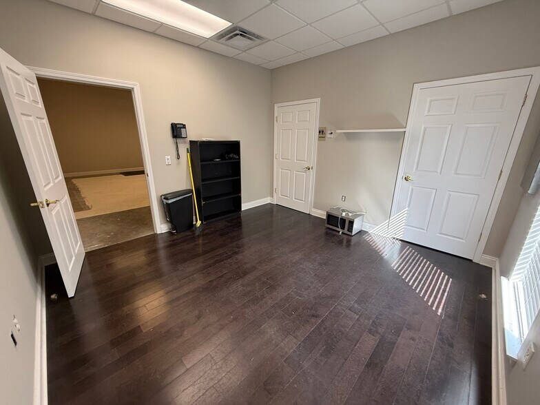 More Photos Of 4400 Bayou Blvd, Pensacola Medical For Sale