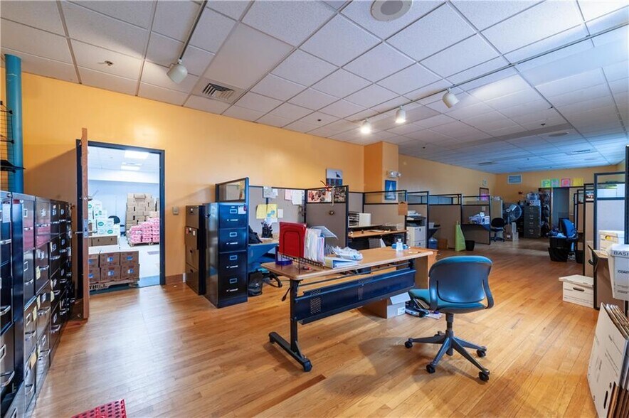 More Photos Of 210 West Ave, Pawtucket Office For Sale