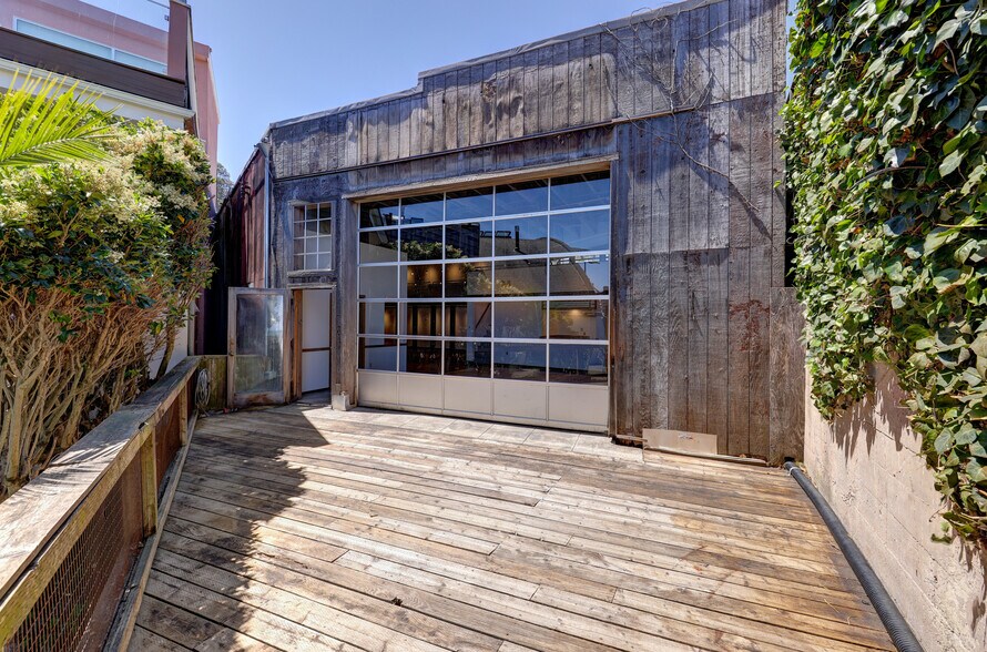 More Photos Of 668 Bridgeway, Sausalito Storefront For Sale
