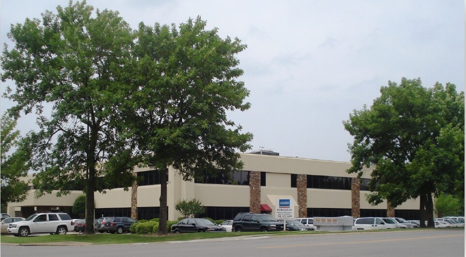 More Photos Of 1500 Riverfront Dr, Little Rock Office For Lease