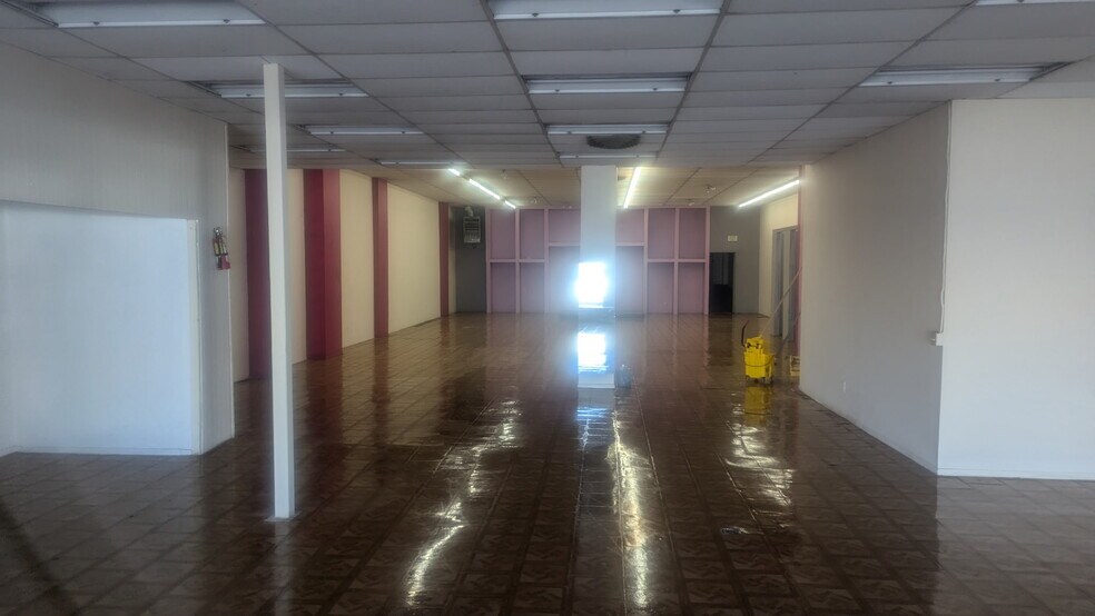 More Photos Of 156-160 N Morley Ave, Nogales Storefront Retail Residential For Lease