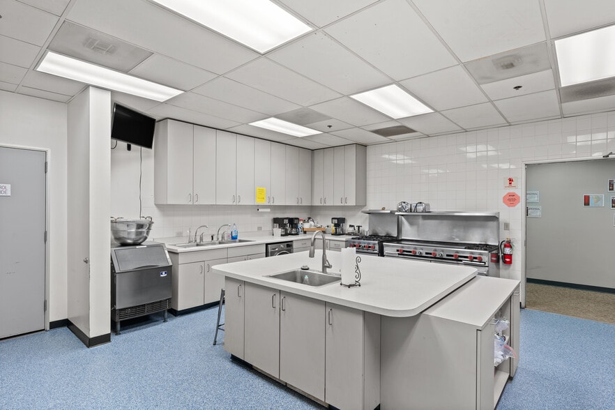 More Photos Of 4700 E Walnut Ave, Orange Religious Facility For Sale