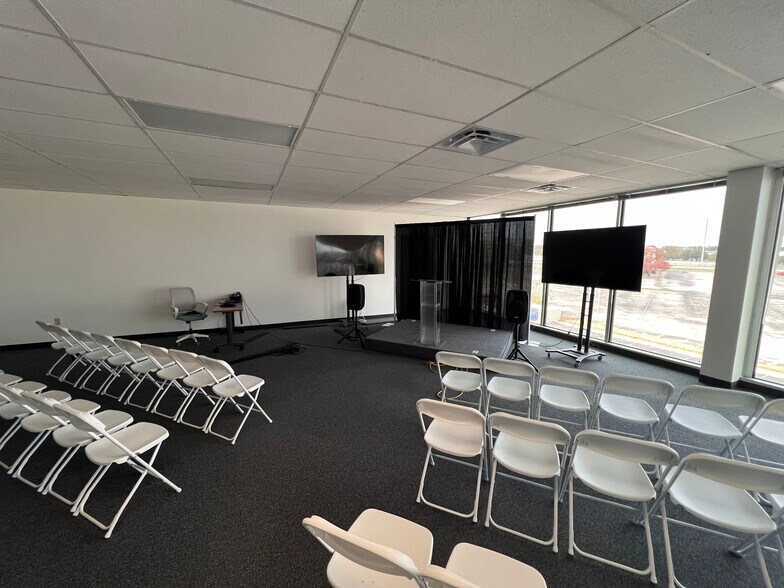 More Photos Of 1106 Clayton Ln, Austin Coworking Space