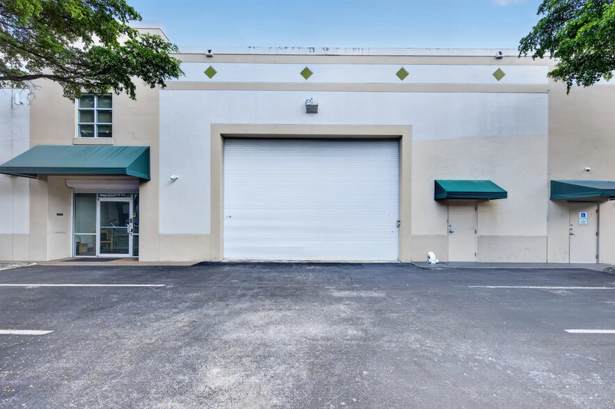 Primary Photo Of 3030-3050 NW 82nd Ave, Miami Showroom For Sale