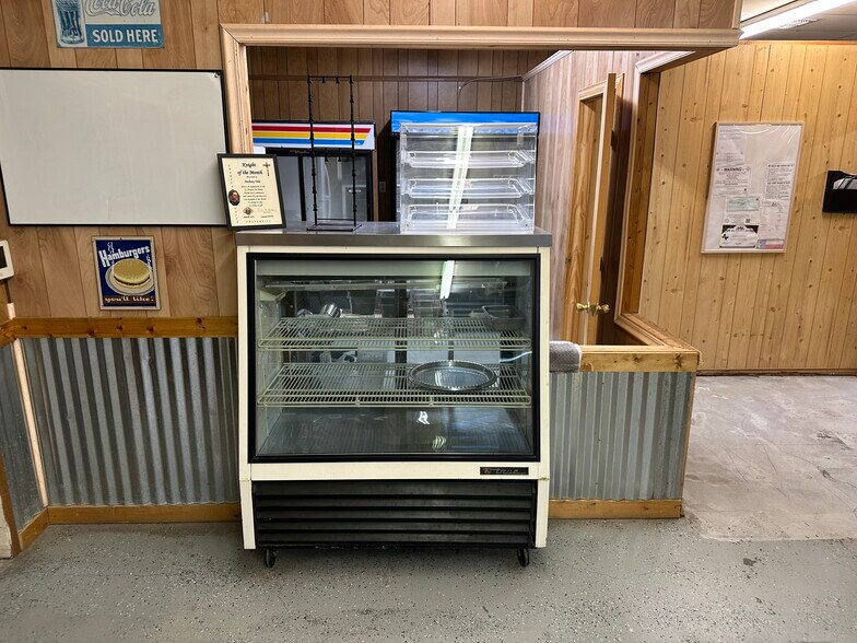 More Photos Of 806 E Gravis St, San Diego Freestanding For Sale