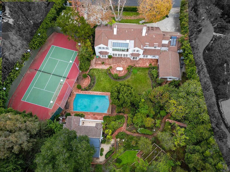 More Photos Of 1009 Laurel Way, Beverly Hills Land For Sale