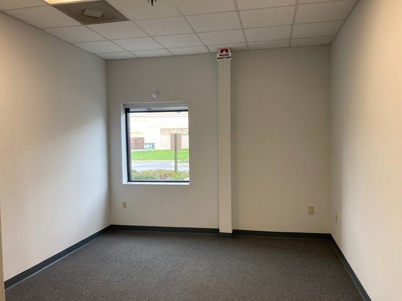 More Photos Of 360 Steel Way, Lancaster Warehouse For Lease