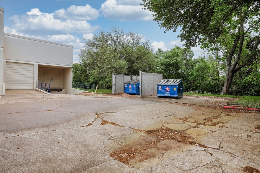 More Photos Of 10410 Corporate Dr, Sugar Land Coworking Space