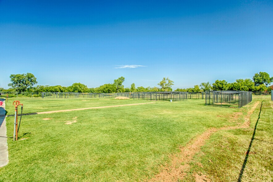 More Photos Of 39812 Hazel Dell Rd, Shawnee Veterinarian Kennel For Sale