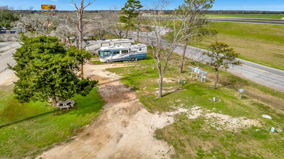 More Photos Of 1100 W US Highway 59 Feeder, Ganado Convenience Store For Sale
