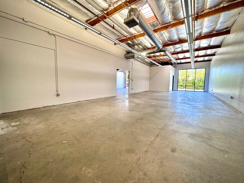More Photos Of 922 San Leandro Ave, Mountain View Light Manufacturing For Lease