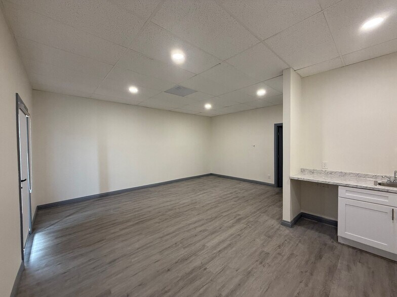 More Photos Of 1619-1623 S Minnie St, Santa Ana Flex For Sale