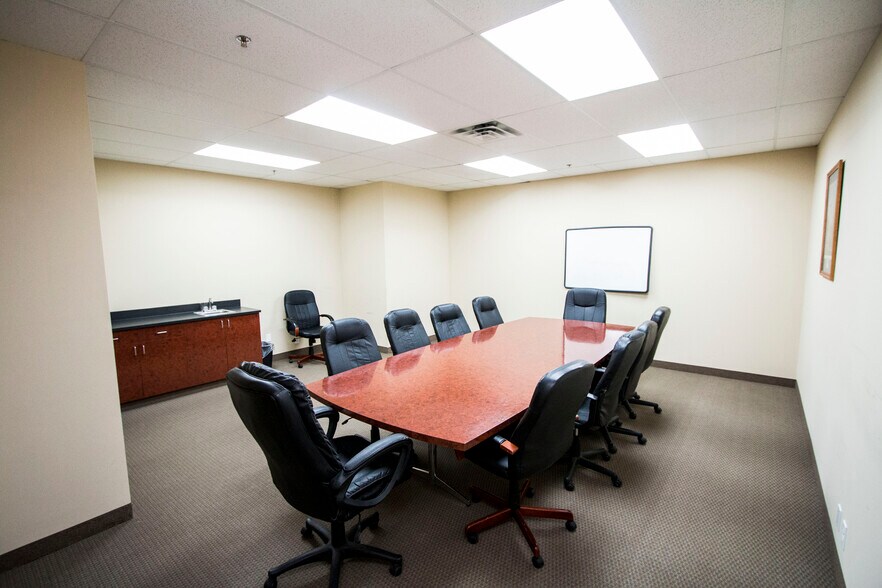 More Photos Of 2121 Cliff Dr, Eagan Medical For Lease