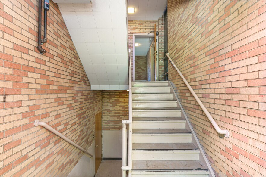 More Photos Of 3955-3995 N Irving St, Denver Religious Facility For Lease