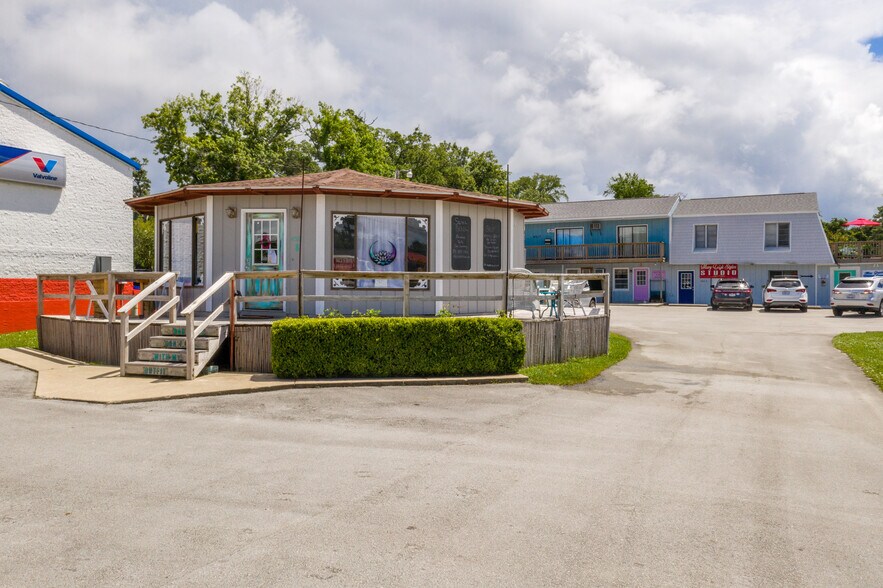 More Photos Of 4317 Arendell St, Morehead City Office For Sale