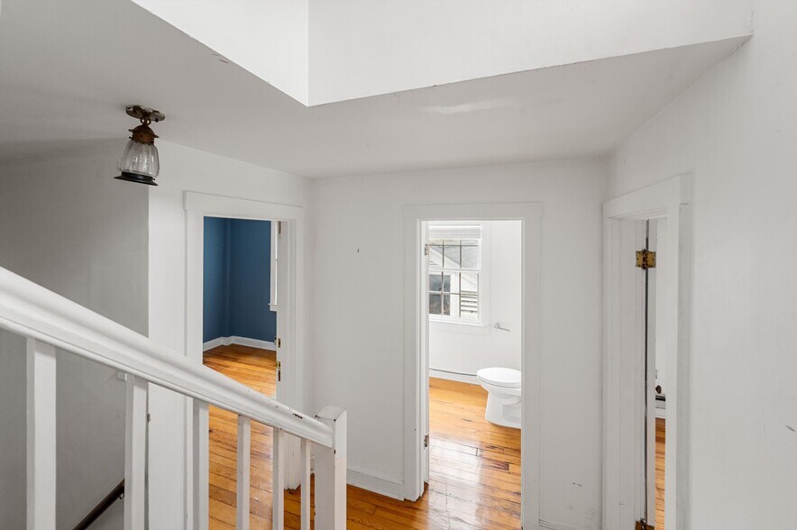 More Photos Of 230 W Boscawen St, Winchester Office Residential For Sale