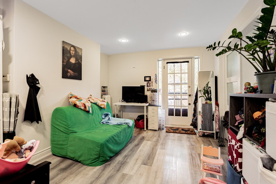 More Photos Of 164 Sunnyside Av, Toronto Multifamily For Sale