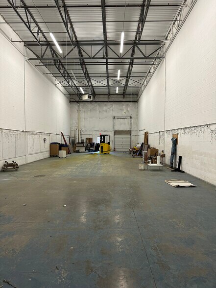 More Photos Of 21580 Atlantic Blvd, Sterling Warehouse For Lease