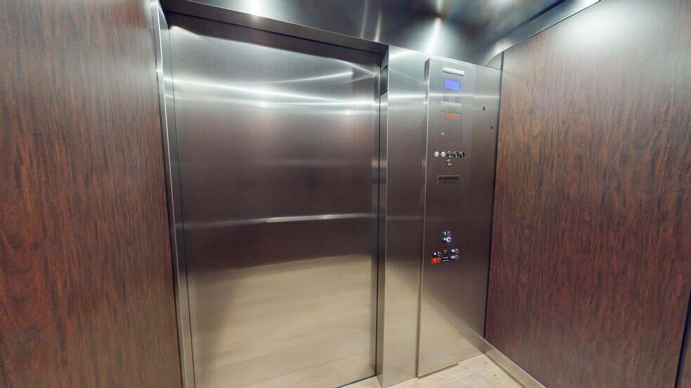 More Photos Of 8701 Menchaca Rd, Austin Medical For Lease