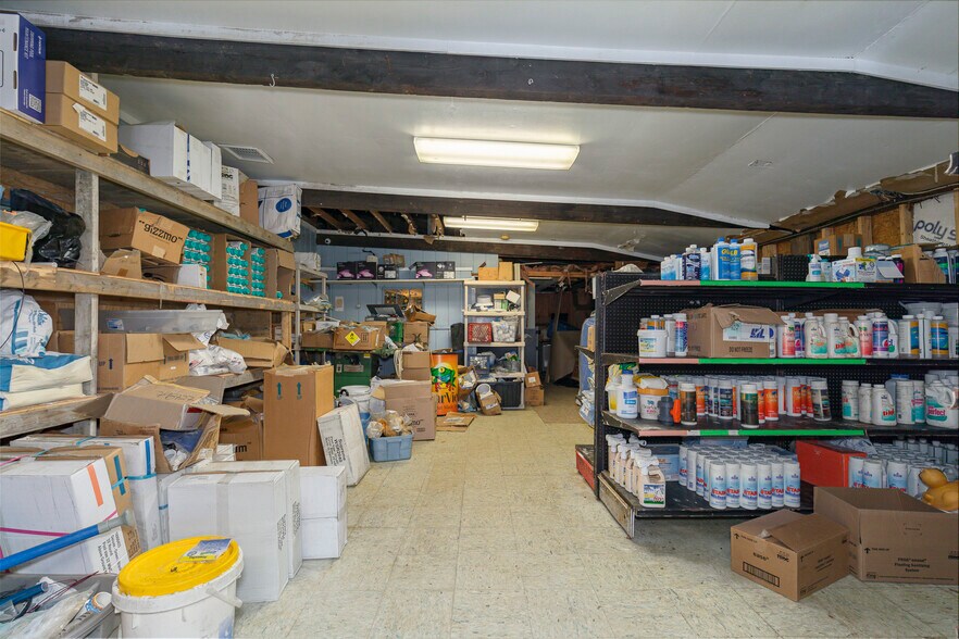 More Photos Of 2100 NY-9G, Staatsburg Light Distribution For Sale