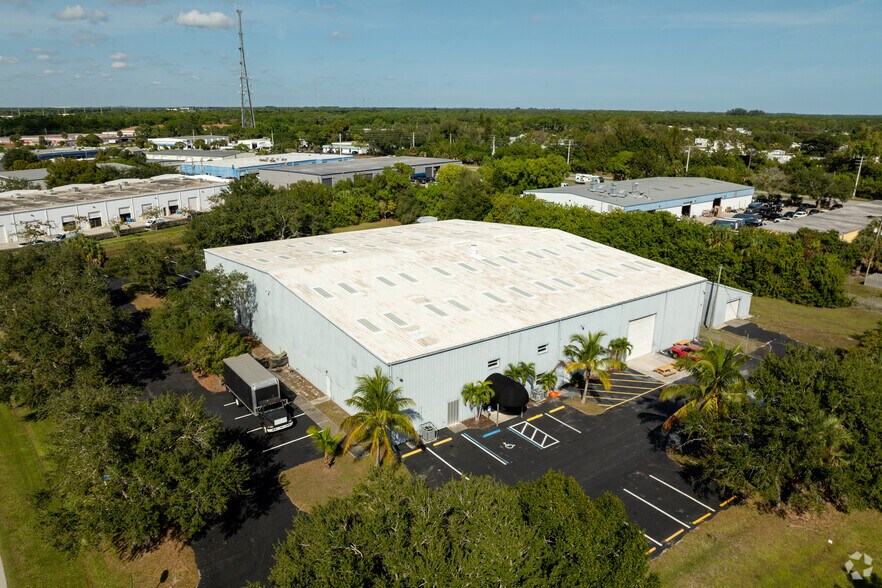 More Photos Of 1673 S South Niemeyer Cir, Port Saint Lucie Warehouse For Sale