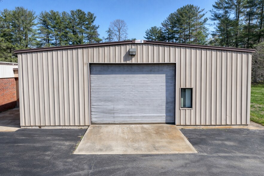 More Photos Of 315 Burke Dr, Morganton Light Manufacturing For Sale