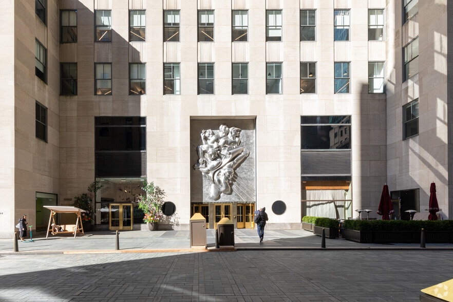 More Photos Of 50 Rockefeller Plaza, New York Office For Lease