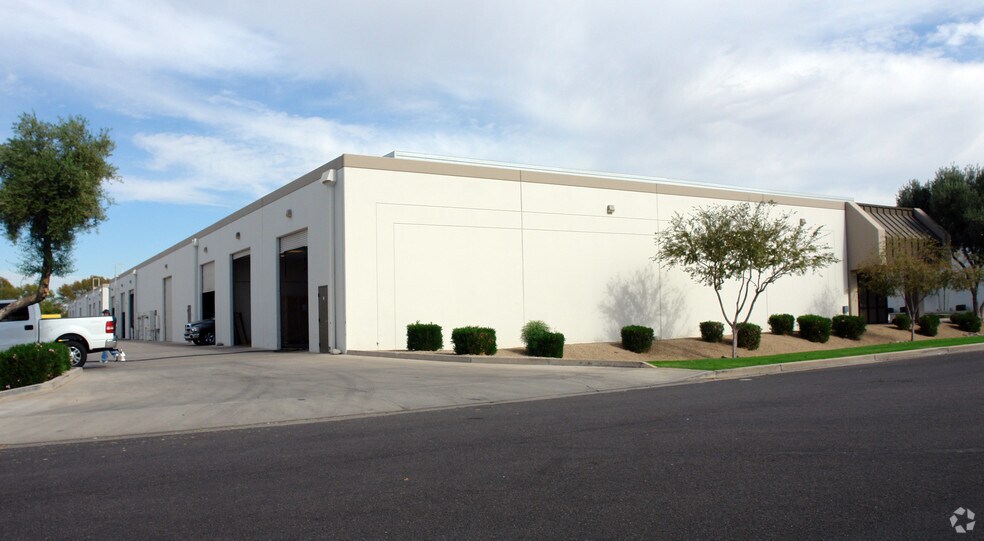 More Photos Of 3801 E Roeser Rd, Phoenix Warehouse For Lease