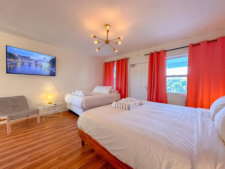 More Photos Of 333 Hamden Dr, Clearwater Beach Hotel For Sale