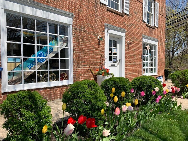 More Photos Of 49-51 Tokeneke Rd, Darien General Retail For Sale