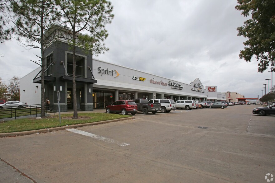 More Photos Of 6888 Gulf Fwy, Houston Unknown For Lease