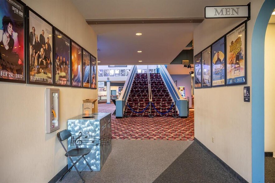 More Photos Of 430 Munroe Ave, Wisconsin Dells Theater Concert Hall For Sale