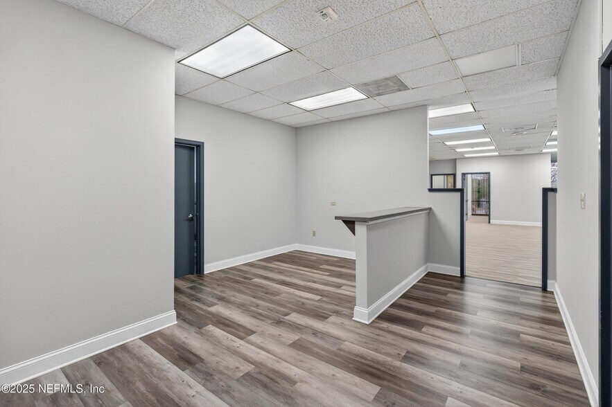 More Photos Of 644 Cesery Blvd, Jacksonville Medical For Sale