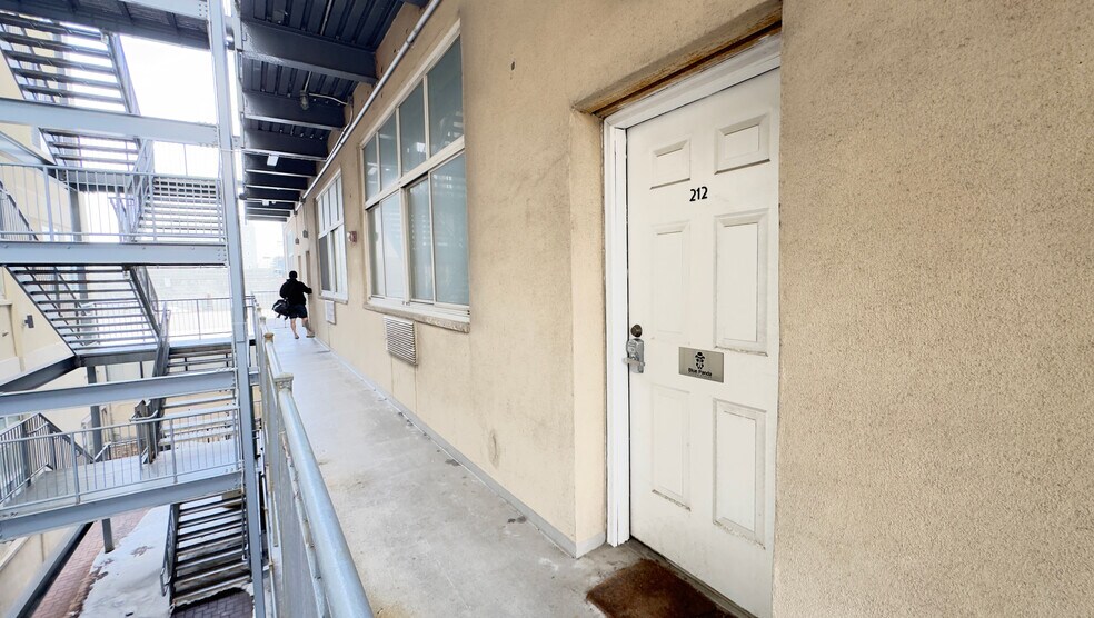 More Photos Of 231 Norman Ave, Brooklyn Apartments For Lease