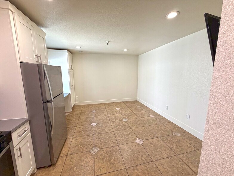 More Photos Of 5615 Carpinteria Ave, Carpinteria Apartments For Sale