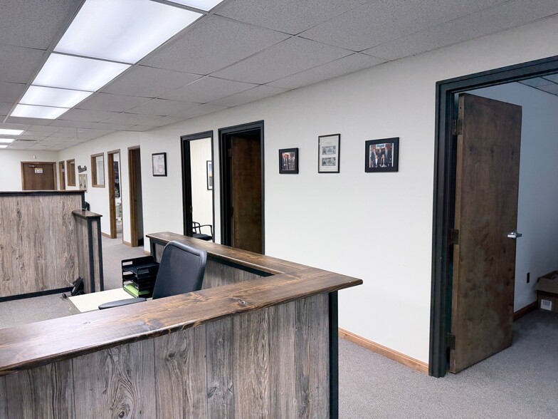 More Photos Of 615 S Barstow St, Eau Claire Office For Lease