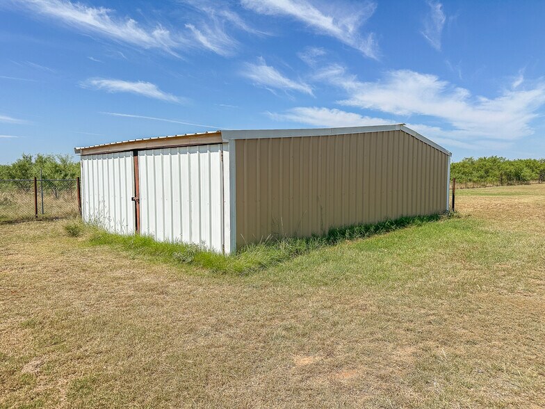 More Photos Of 9672 Seymour hwy, Wichita Falls Self Storage For Sale