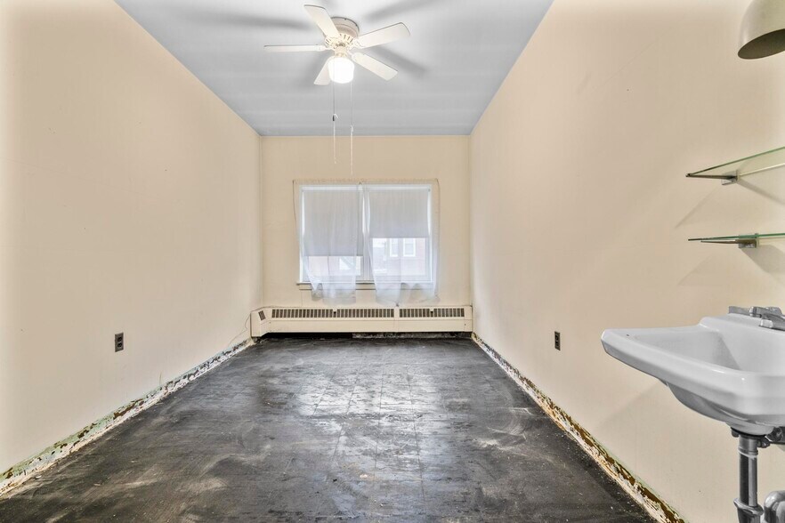 More Photos Of 19 Goodwill Ave, Meriden Specialty For Sale