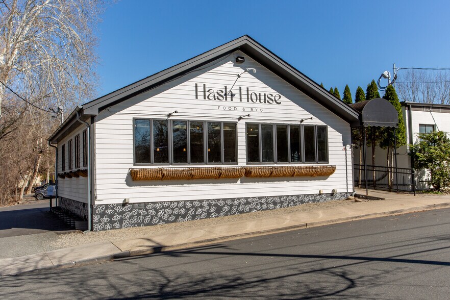 Primary Photo Of 236 N Union St, Lambertville Restaurant For Sale