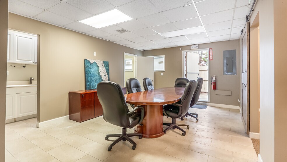 More Photos Of 1501 NW 1st Ct, Boca Raton Light Distribution For Lease