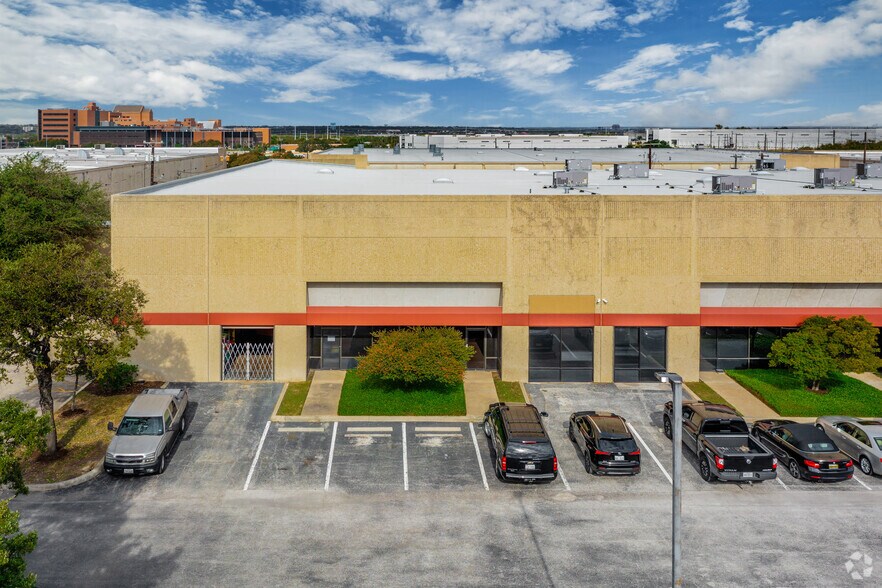 More Photos Of 3005-3031 Interstate Dr, San Antonio Unknown For Lease
